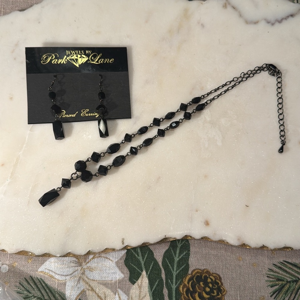 Genuine Austrian crystal beads, Necklace and Earring Set - Picture 4 of 4